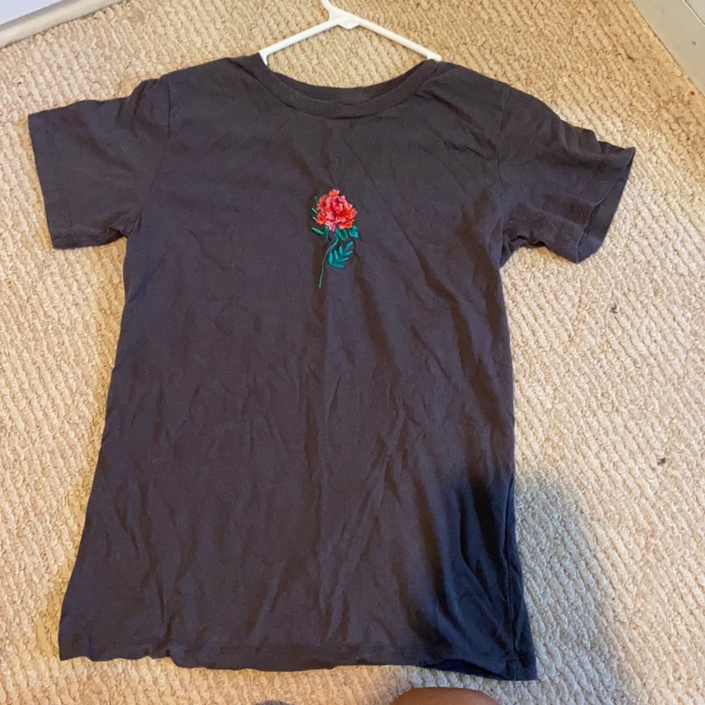 Pacsun Women’s Desert Dreamer Flower stitched top!